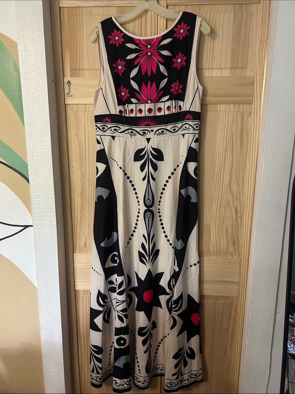 Sleeveless Floral Print Maxi Dress in Black, Cream & Pink